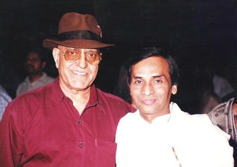 Kavi Narayan Agrawal with Amrish Puri