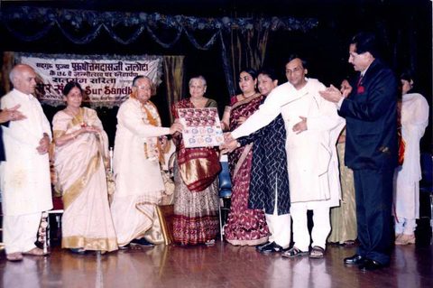 'Satsang Sarita' launched on Pt. Purushottamdas Jalota Ji's 78th birthday at Nehru Centre by former Union Minister Smt. Jayawantiben Mehta