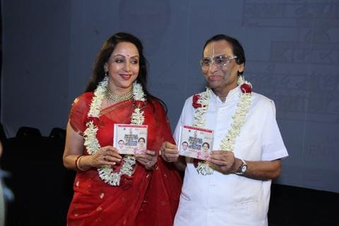 Kavi Narayan Agrawal with Smt. Hema Malini