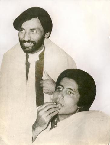 Kavi Narayan Agrawal with Amitabh Bachchan