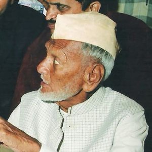 Bharat Ratna Ustad Bismillah Khan with Kavi Narayan Agrawal